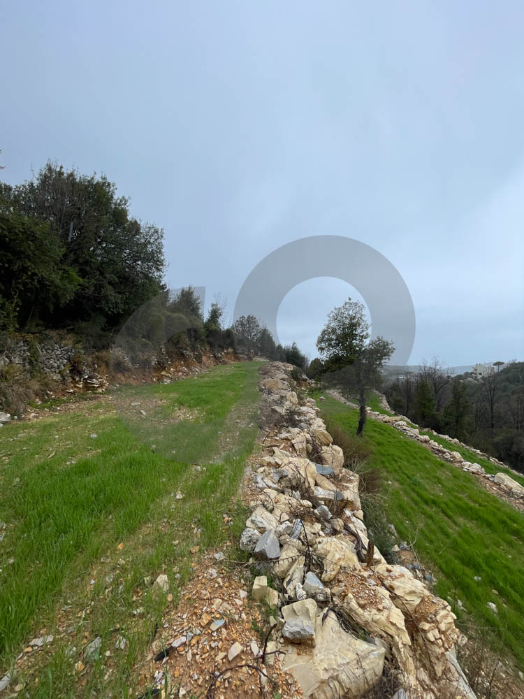 Location with mountain views , Ram-Batroun — الصورة 3