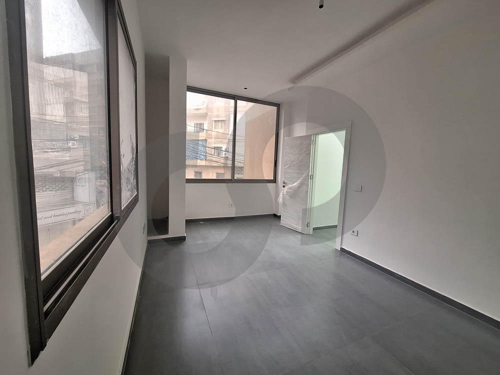 COMMERCIAL BUILDING ,BRAND NEW OFFICES, Jdeideh — الصورة 3