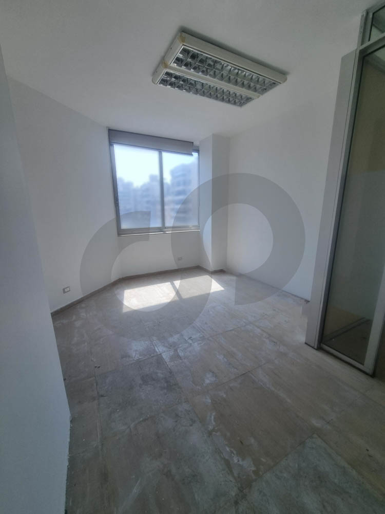 PRIME COMMERCIAL LOCATION, HEART OF VERDUN-BEIRUT — الصورة 3
