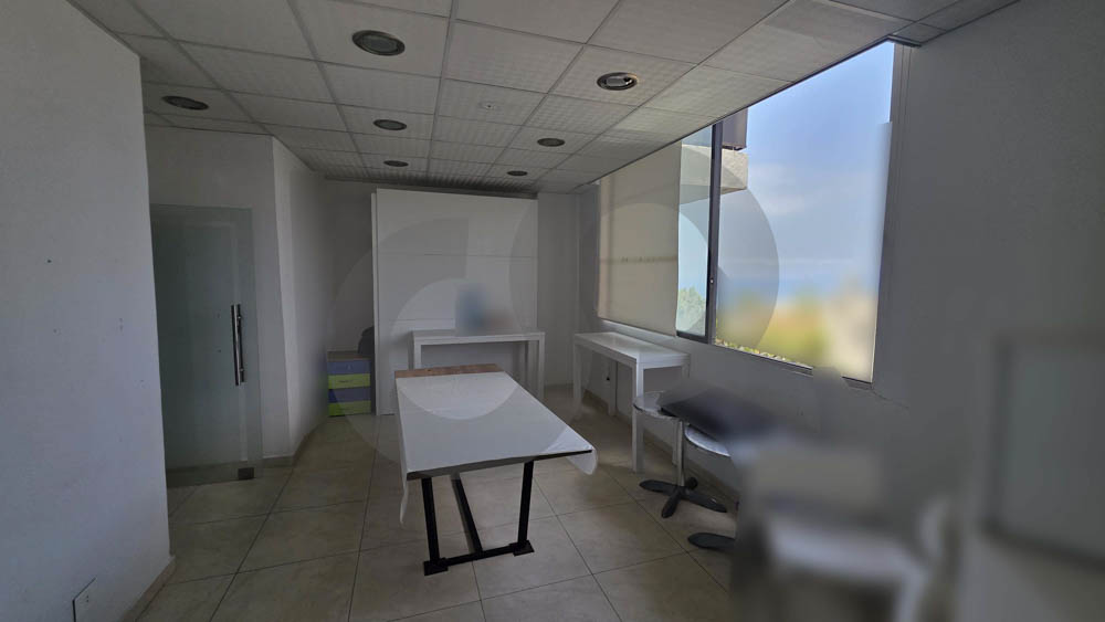 SEMI FURNISHED/GREAT LOCATION/IDEAL TO START YOUR BUSINESS/MTAYLEB-METN — الصورة 3