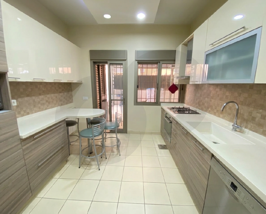 FULLY FURNISHED / PRIVATE TERRACE / LOUAIZE-BAABDA — الصورة 3