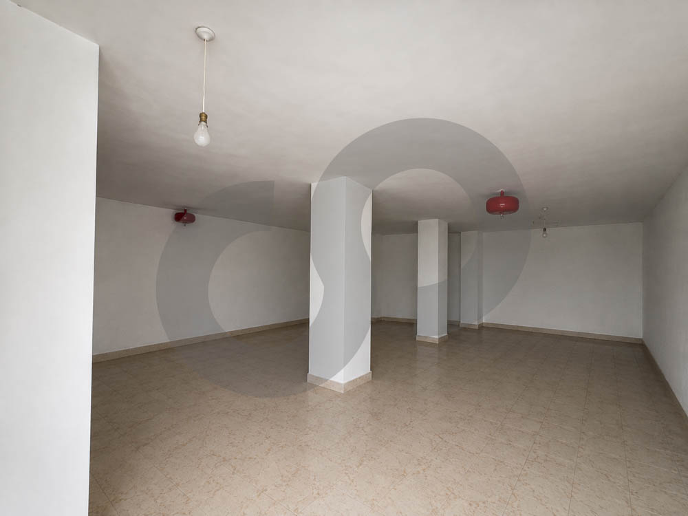PRIME LOCATION / RESIDENTIAL AREA / SHOP FOR RENT / MAR TAKLA-BAABDA — الصورة 3