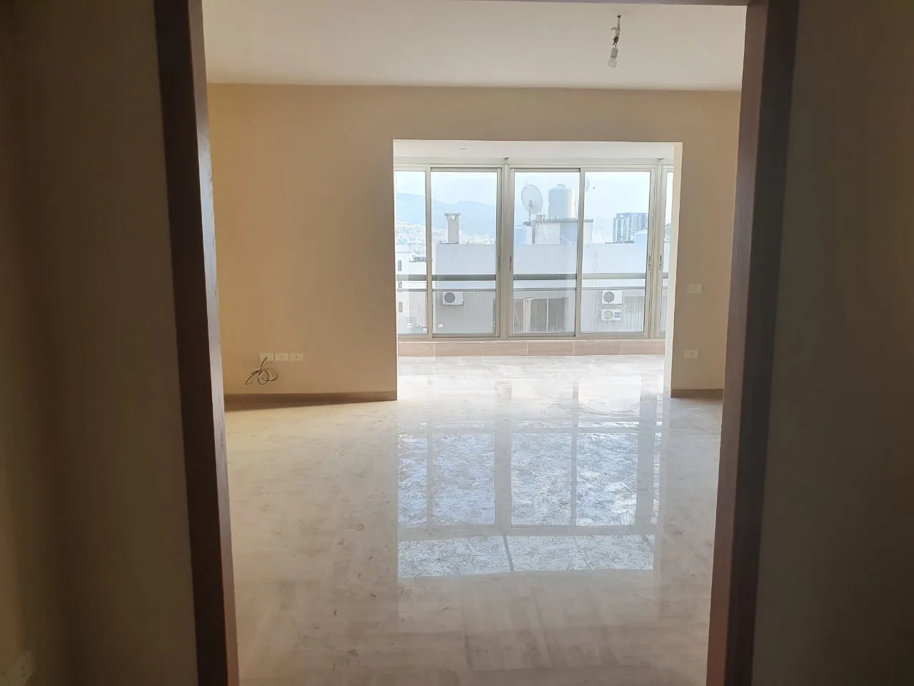 Apartment for Sale in Syoufi, Beirut, Lebanon — الصورة 4