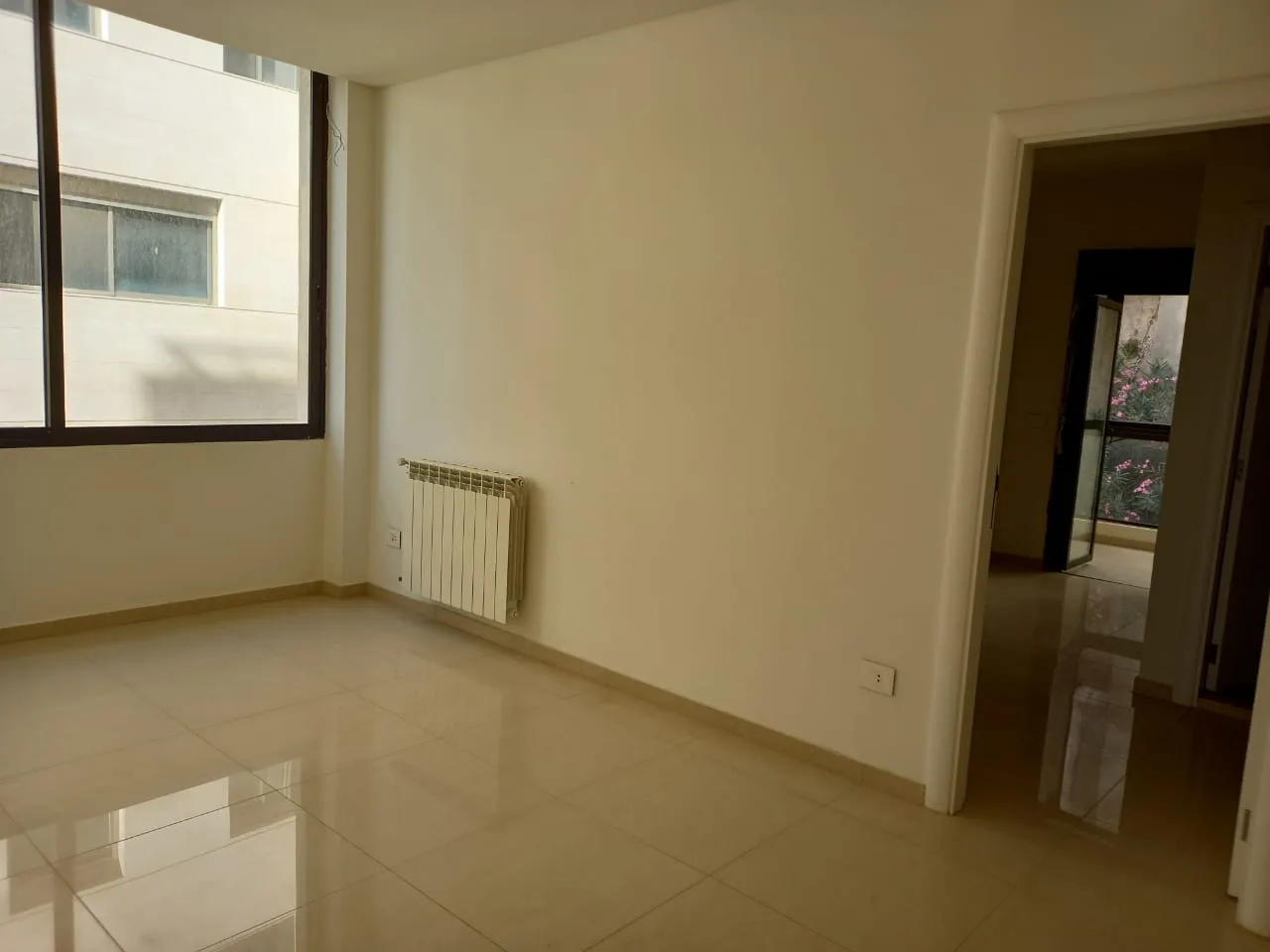 Apartment for Sale in Haret Sakher, Lebanon — الصورة 2