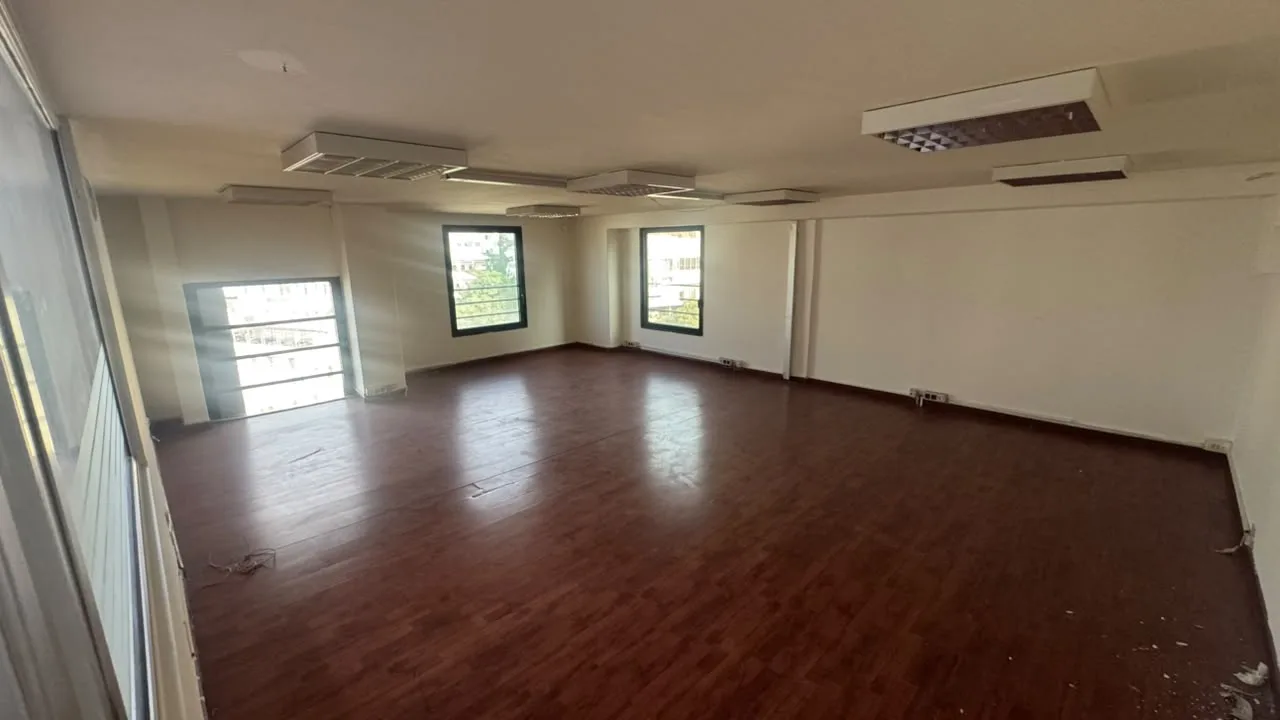 Office for Rent in Achrafieh — الصورة 7