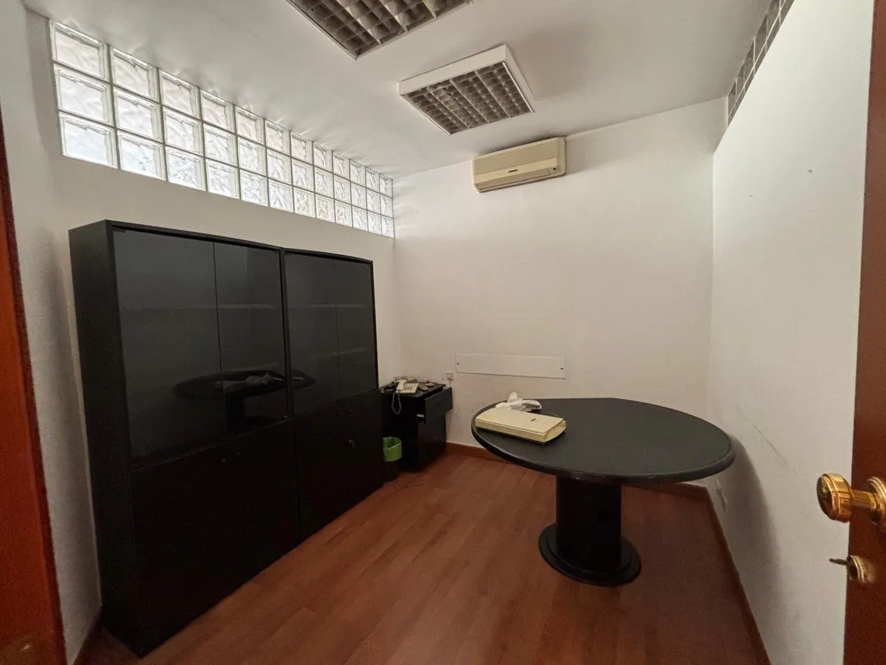 Office for rent in Badaro — الصورة 3