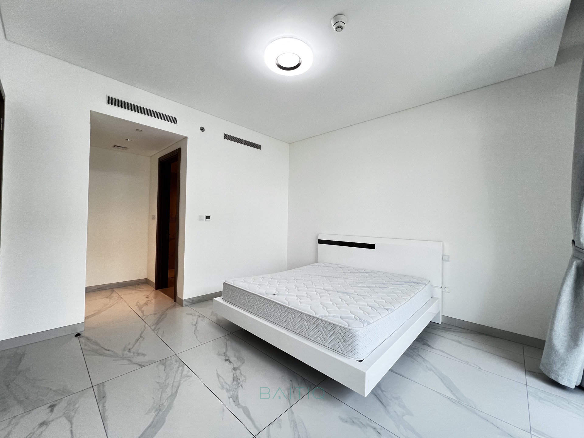 2 Bedrooms | Vacant | Semi Furnished 