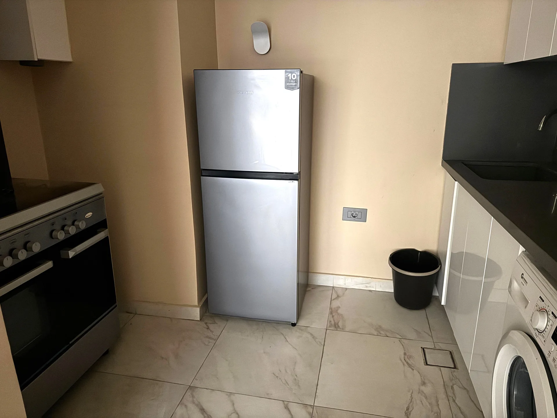 Apartment for rent in Ras, Bayrut, Lebanon — الصورة 3
