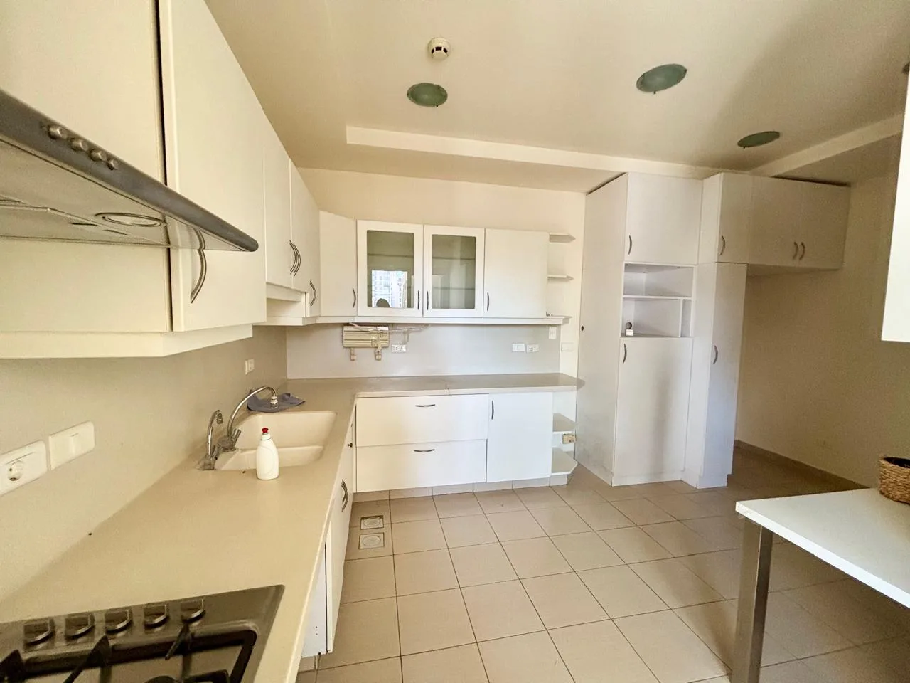 Apartment for Rent in Badaro — الصورة 7