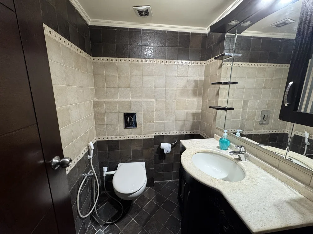 Apartment for Sale in Tariq El Jdideh, Beirut, Lebanon — الصورة 7