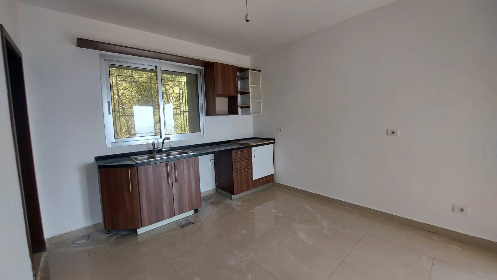 Apartment for Sale in Halat, Lebanon — الصورة 2