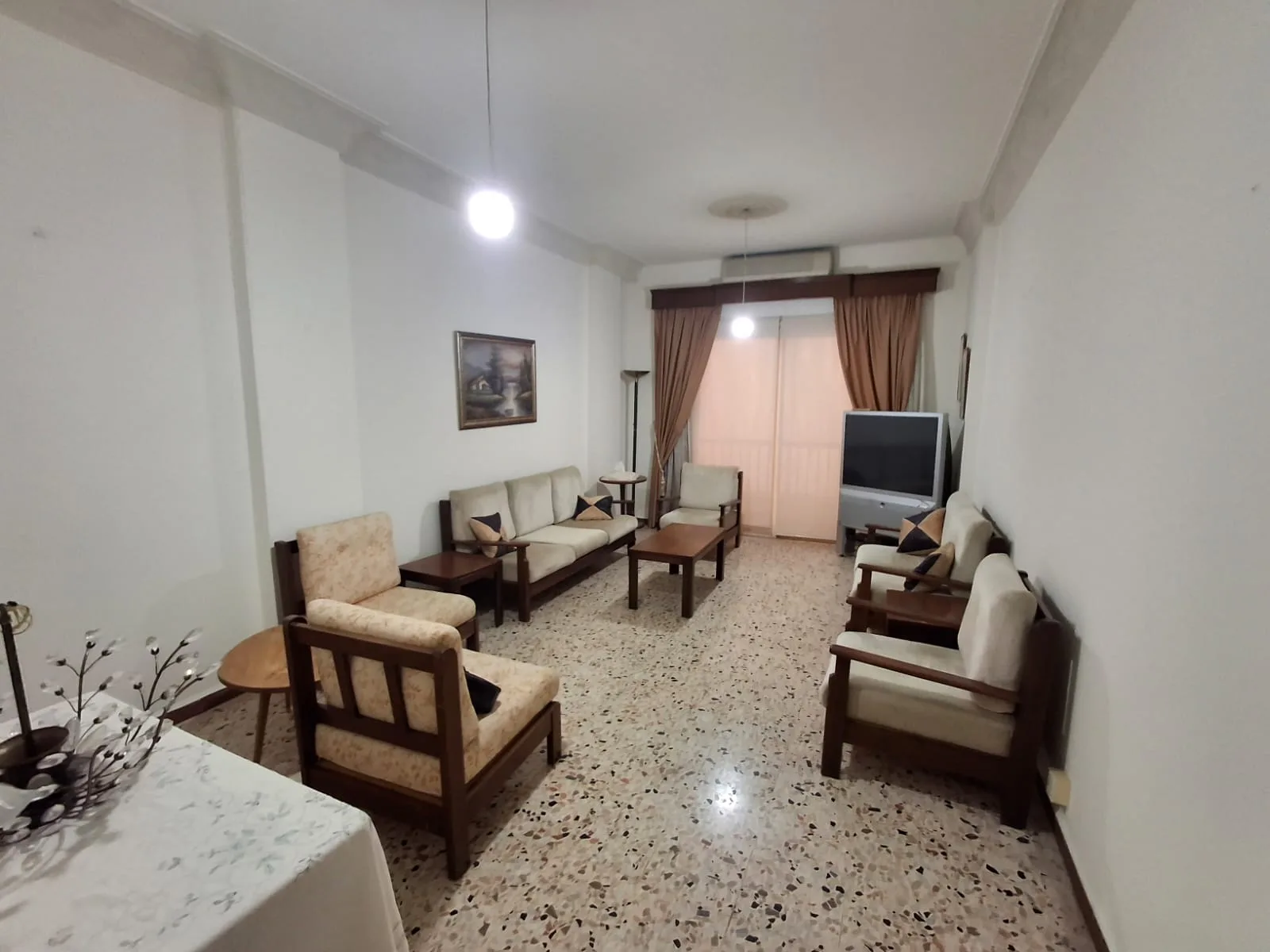Apartment for Sale in Mar Mikhael, Bayrut, Lebanon — الصورة 2