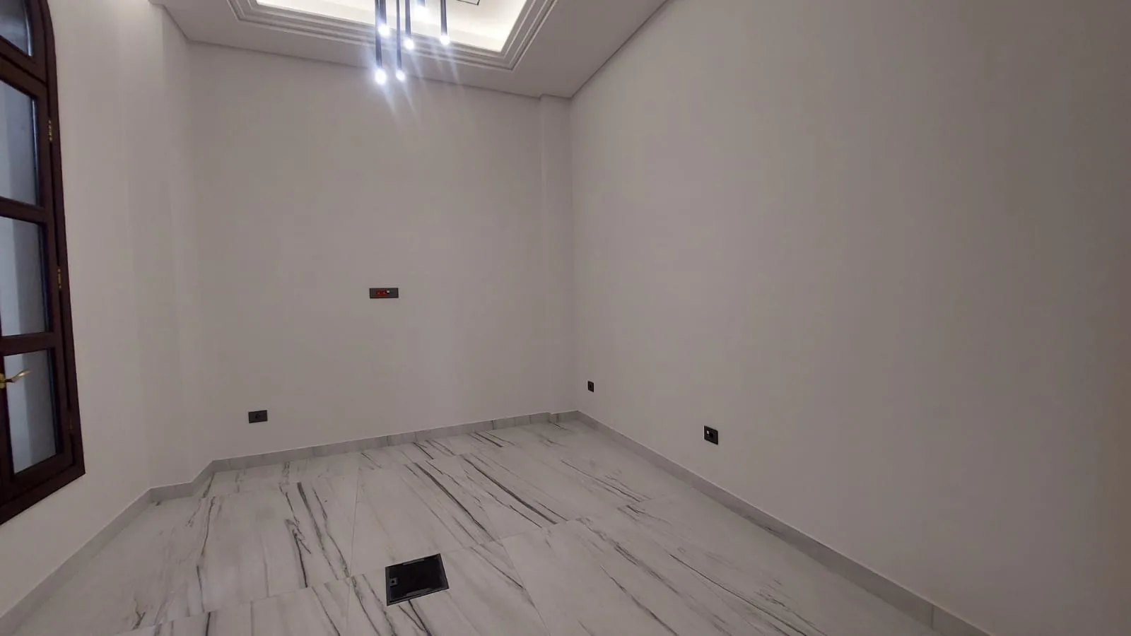 Office for sale in Downtown — الصورة 10