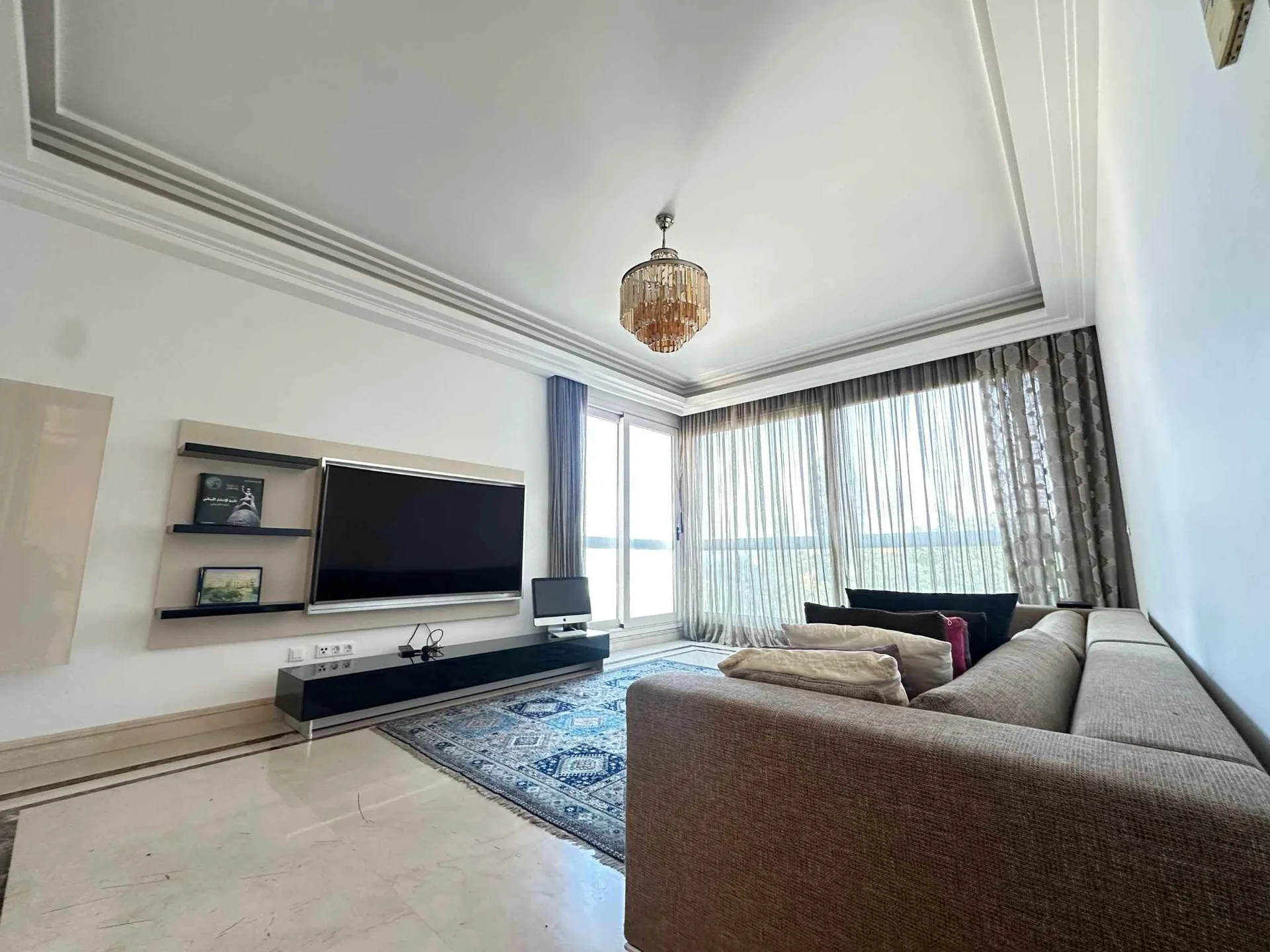 Apartment for Sale in Ain Al Mraiseh, Beirut, Lebanon — الصورة 7