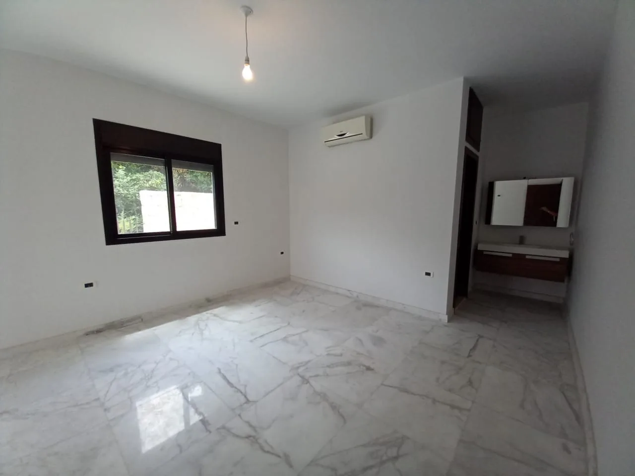 Apartment for Sale in Kfar Hbab, Lebanon — الصورة 5