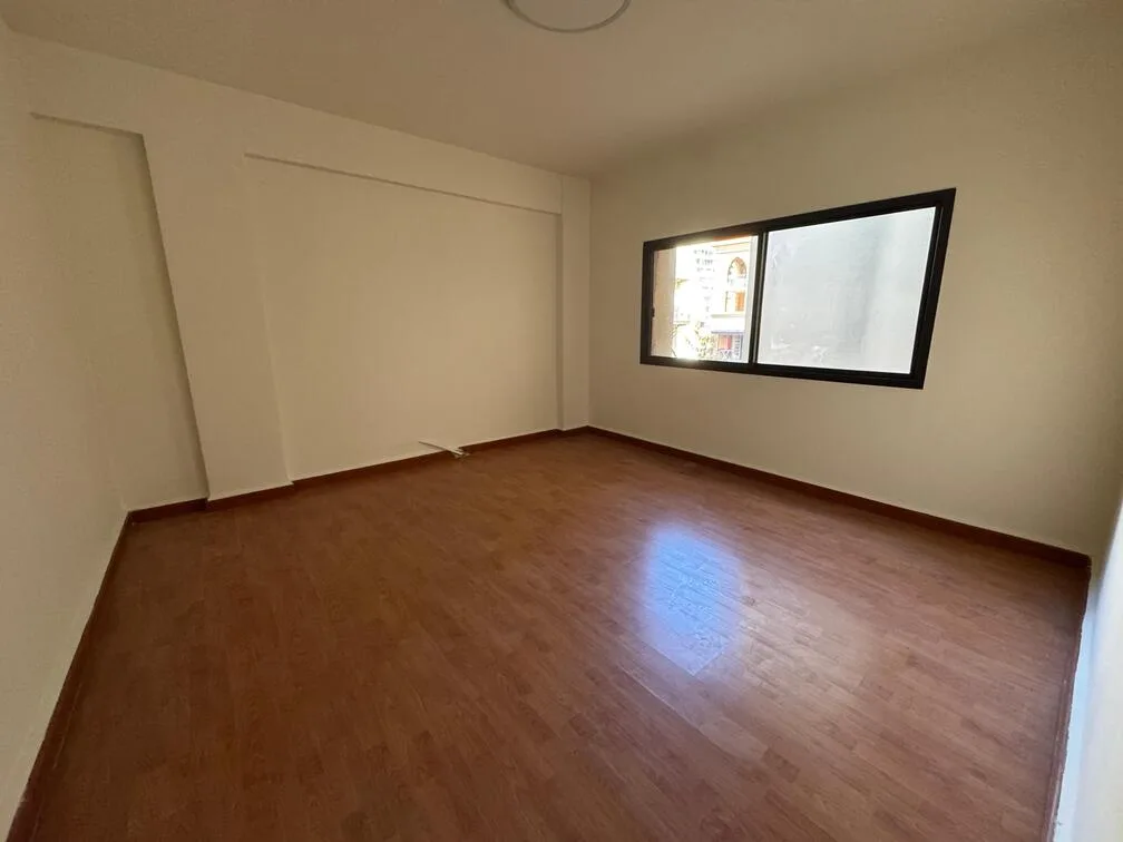 Office for Sale in Saifi Village — الصورة 2