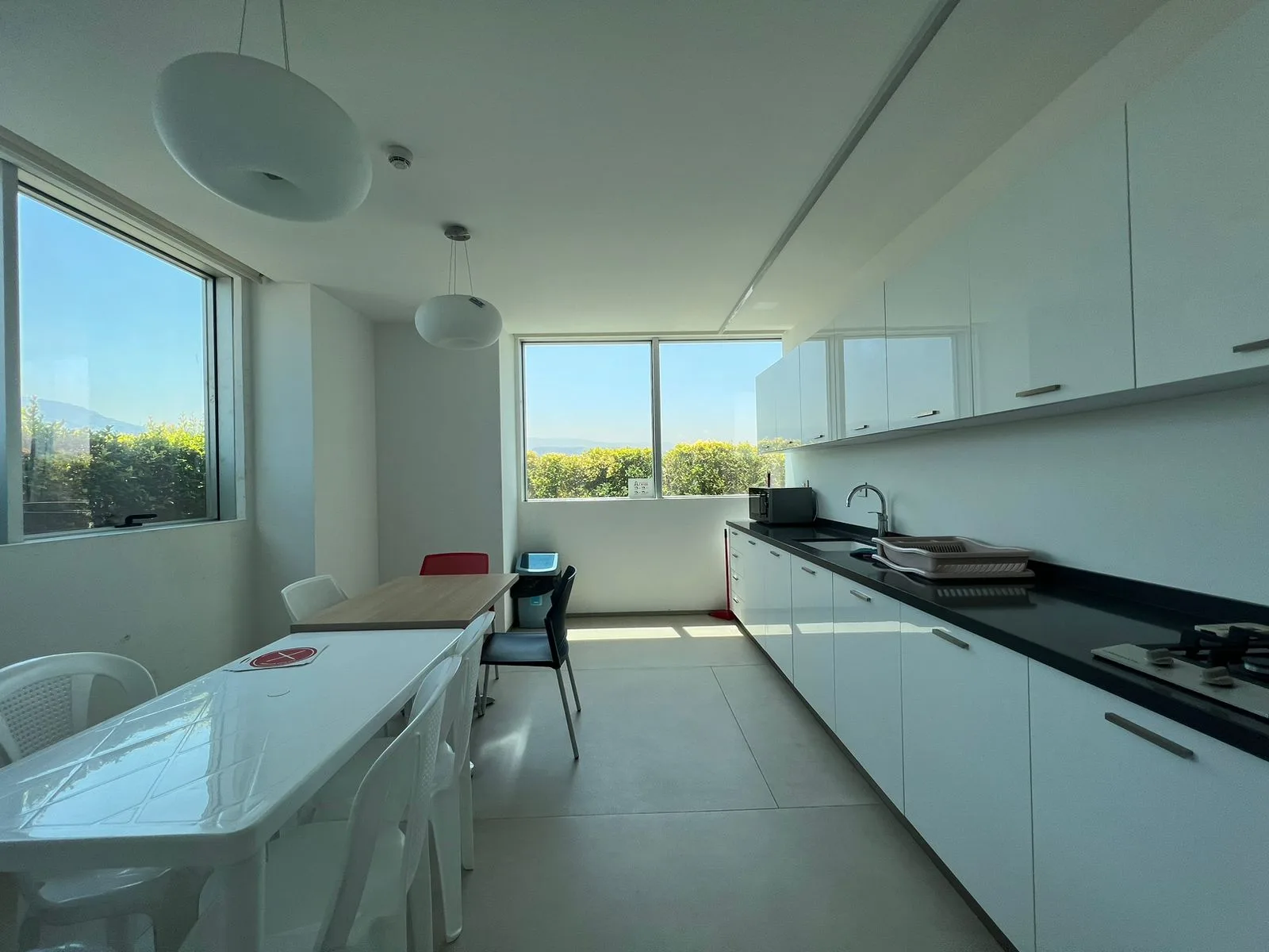 Office for rent in Dekwaneh — الصورة 6