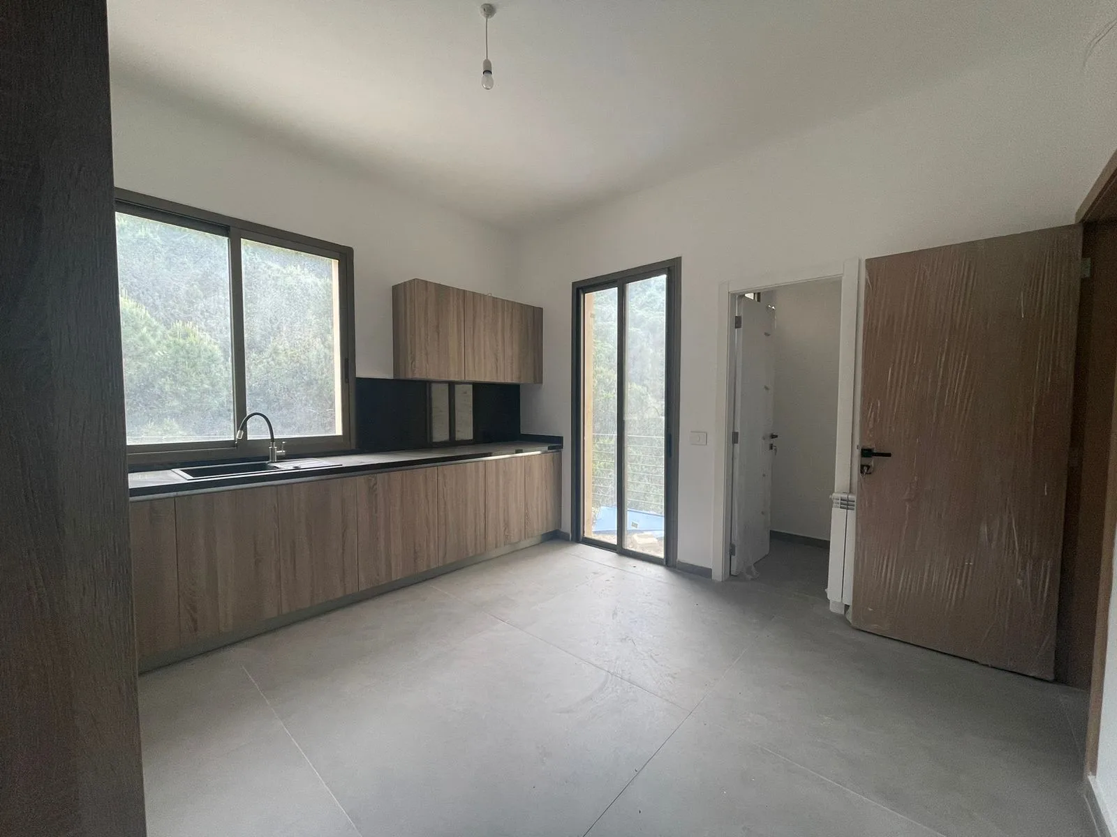 Apartment for Sale in Ain Saadeh, Lebanon — الصورة 3