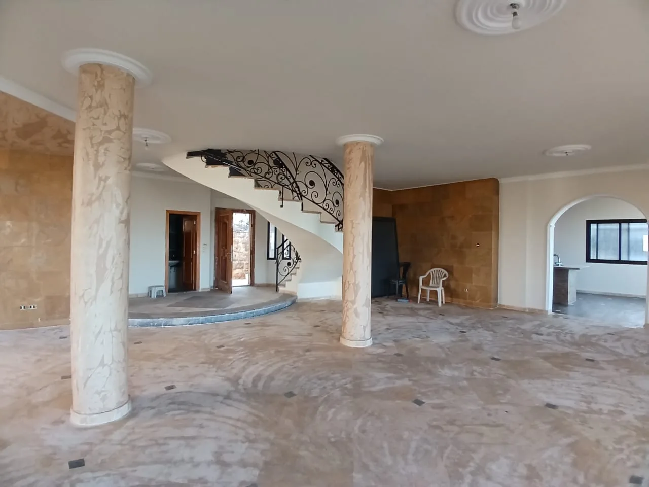 Villa for Sale in Beit Chabeb, Lebanon — الصورة 10