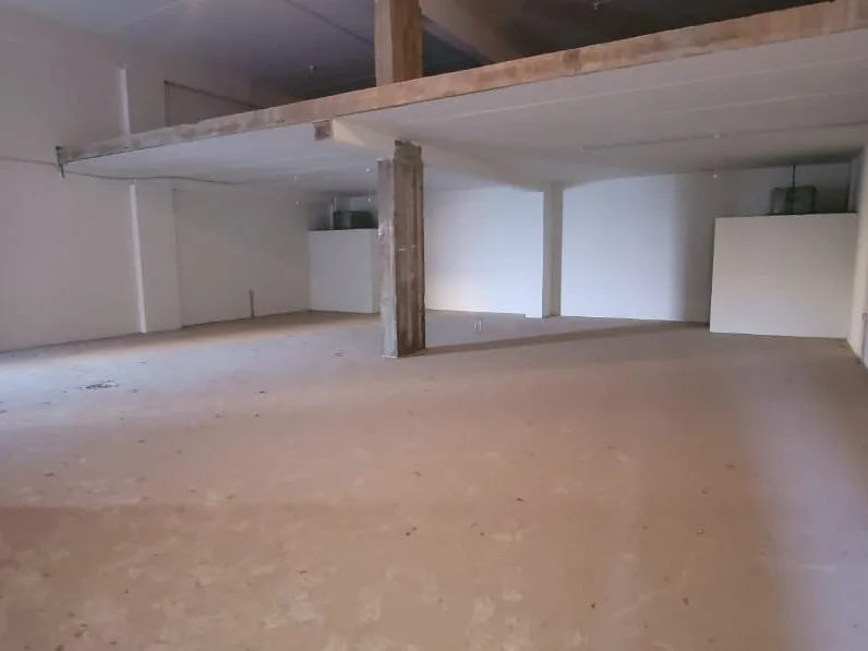 Warehouse for Rent in Halat