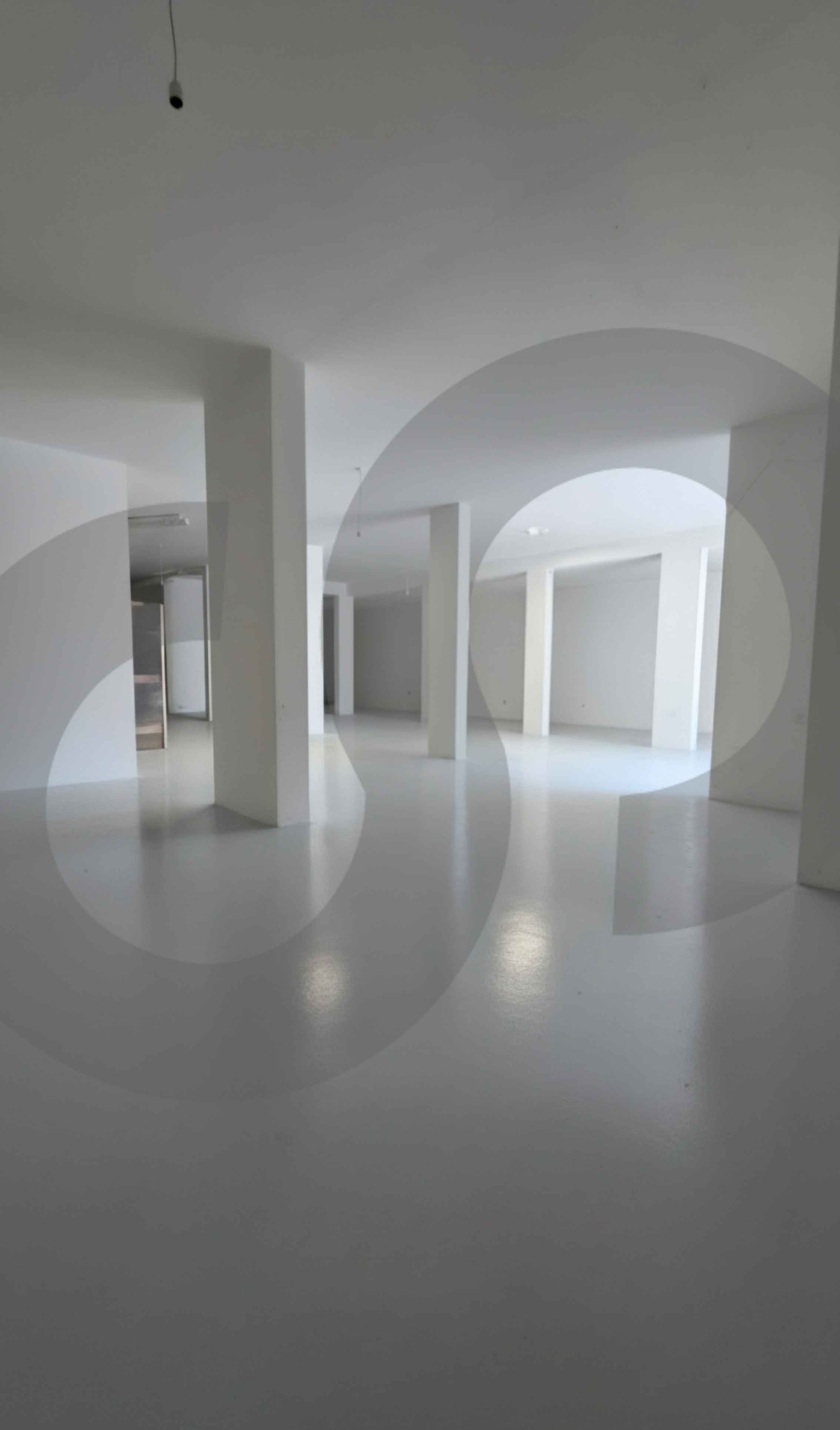 WAREHOUSE/Prime location close to the main road/easy access/Aley Town — الصورة 3