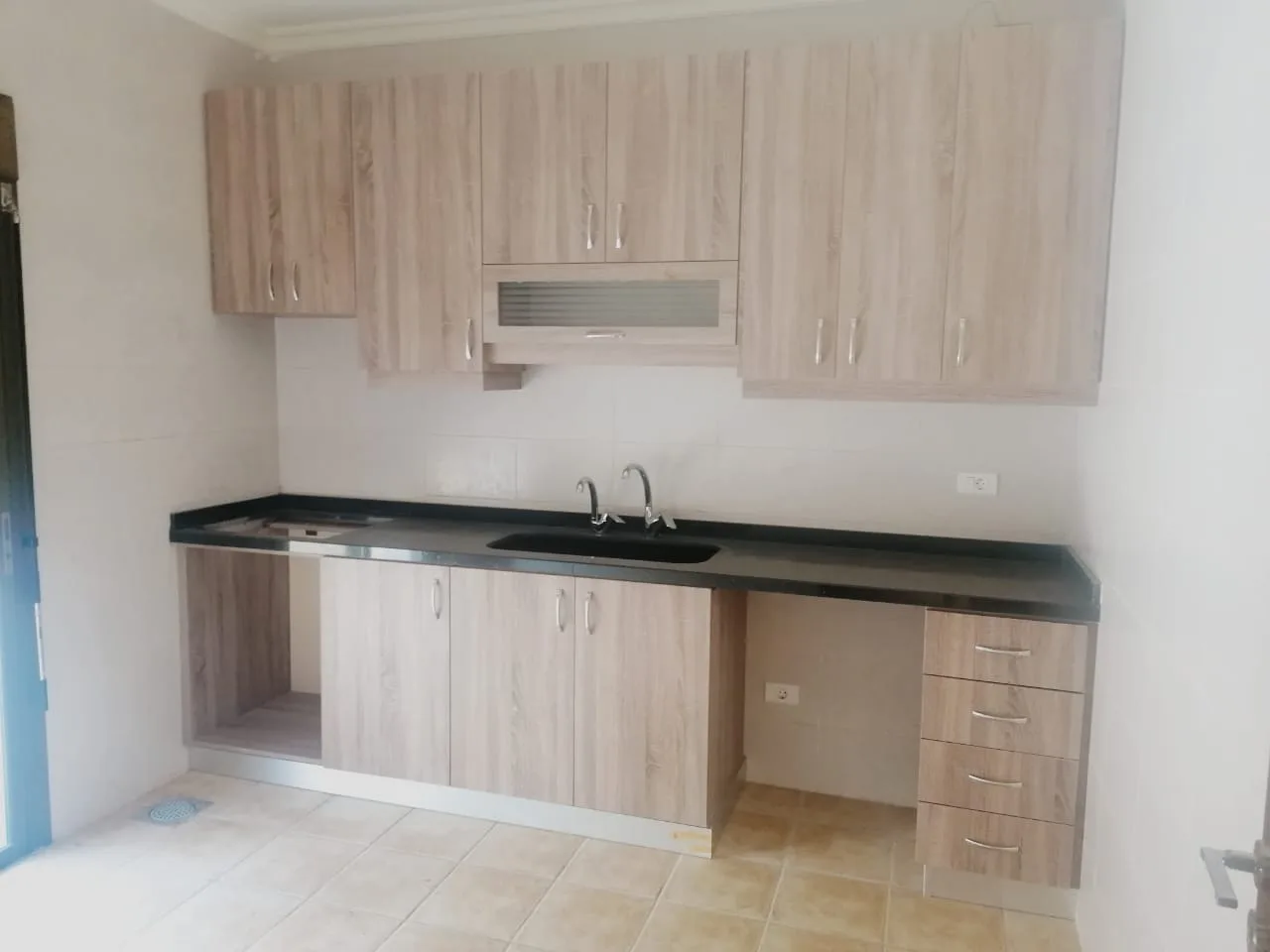Apartment for Sale in Aamchit, Lebanon — الصورة 3