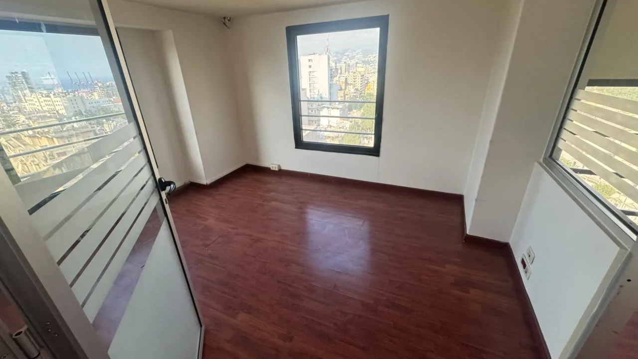Office for Rent in Achrafieh — الصورة 4