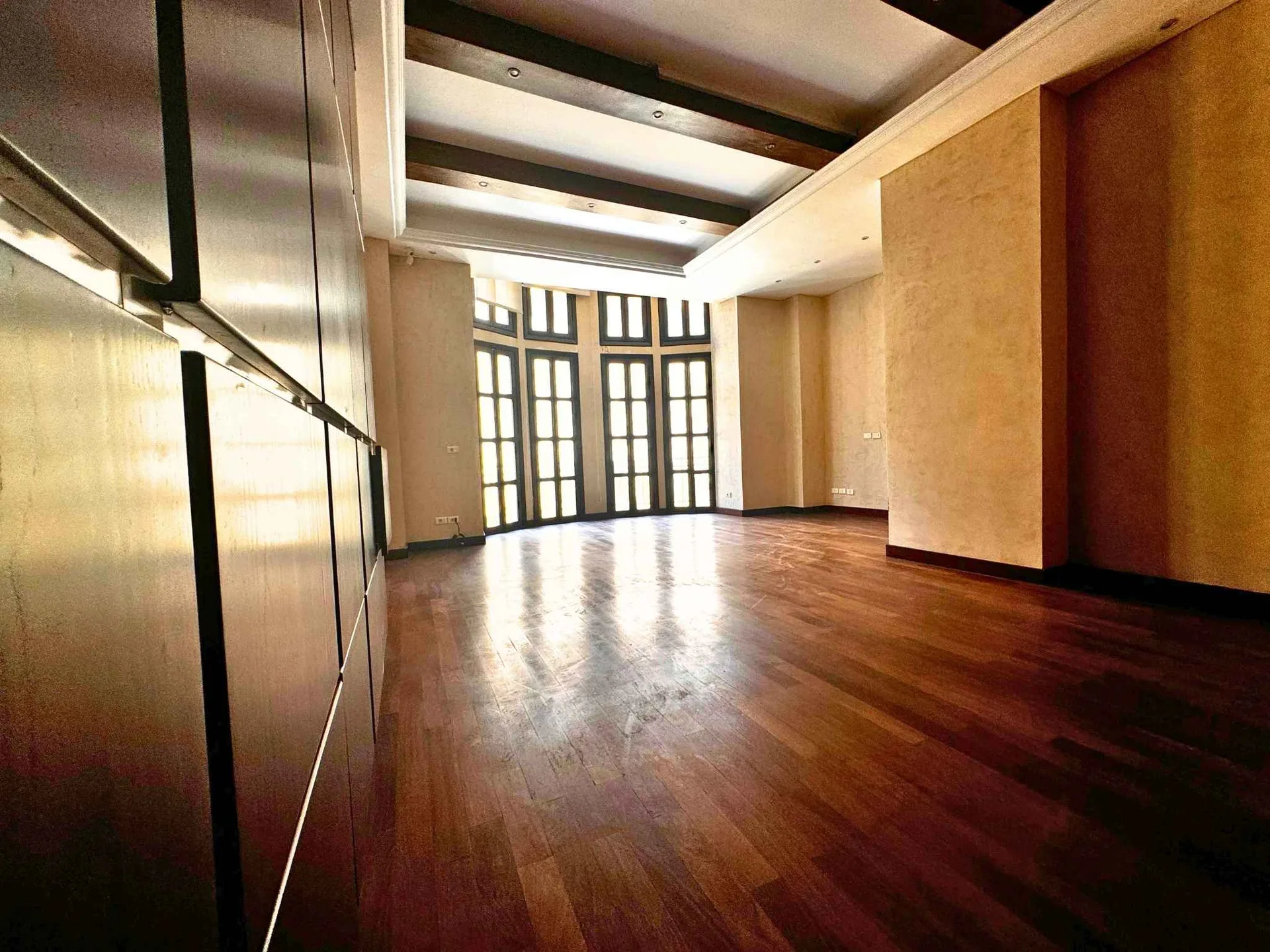 Office for rent in Downtown — photo 4