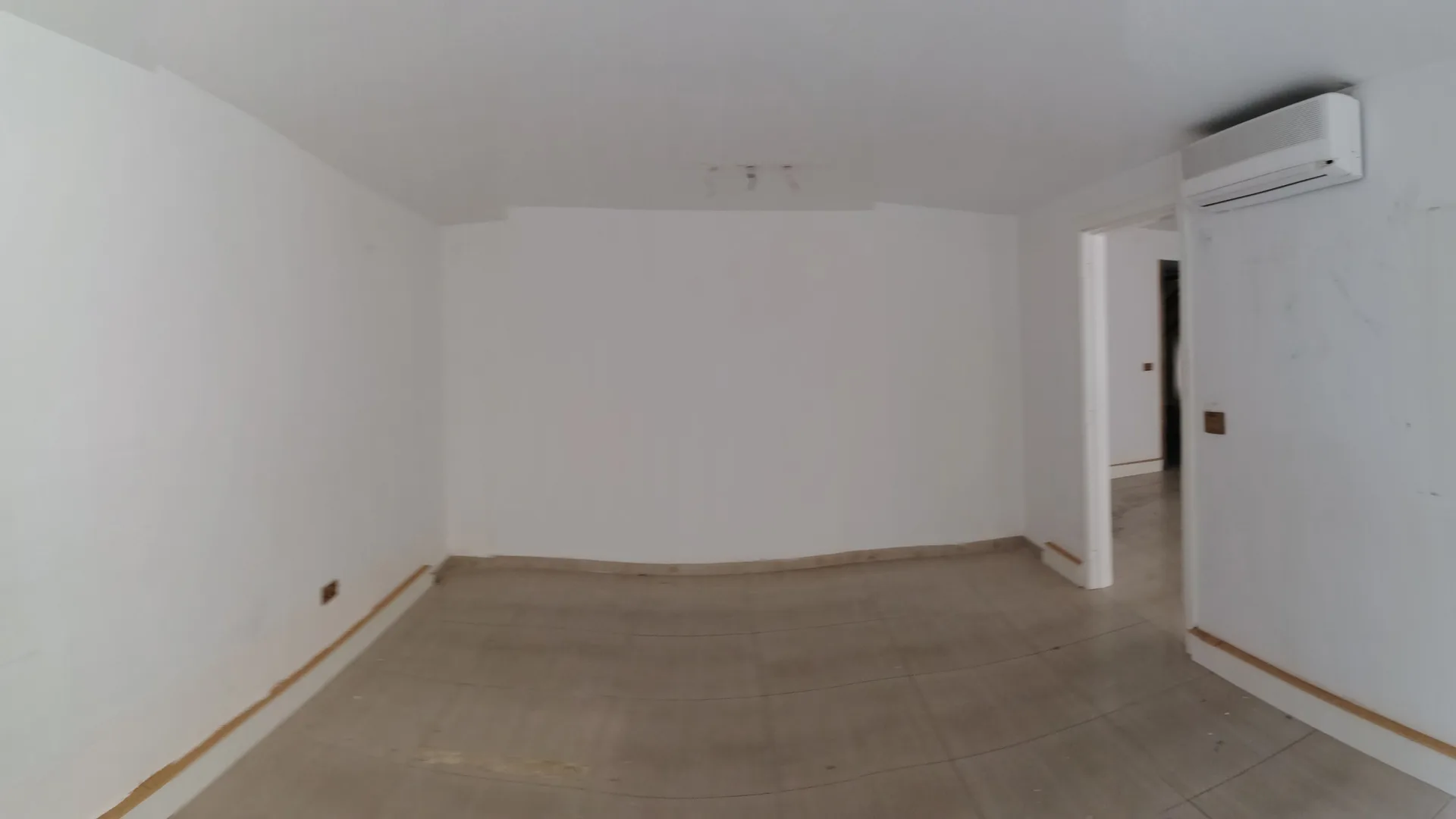 Office for Sale in Saifi Village, Beirut, Lebanon — الصورة 2