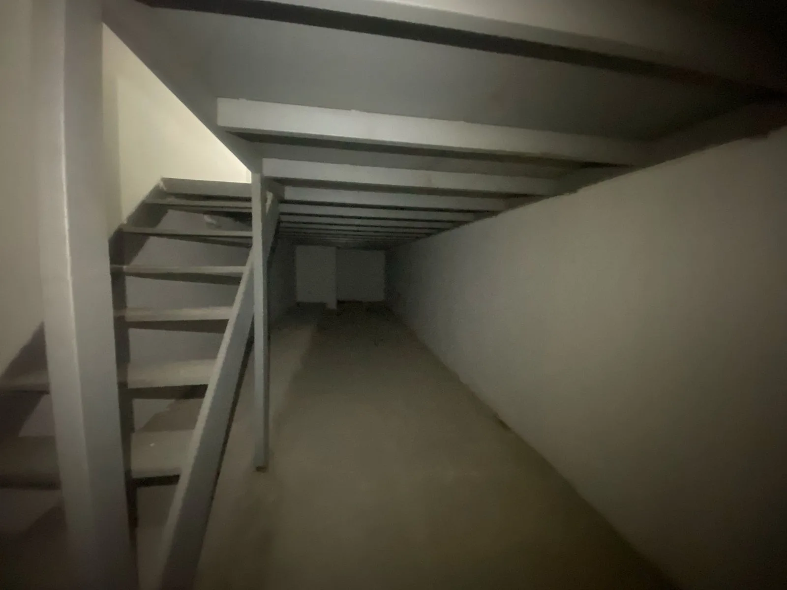 Warehouse for rent in Mazraat Yachoua — الصورة 5
