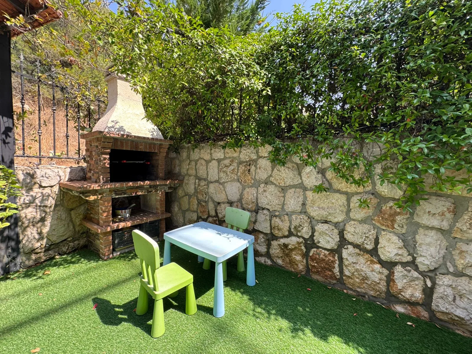 Apartment for Sale in Baabdat — الصورة 2