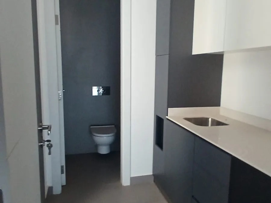 Office for rent in Dbayeh — الصورة 3