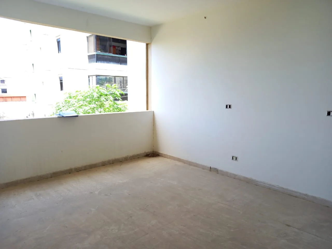 Apartment for Sale in Haret Sakher, Lebanon — الصورة 2