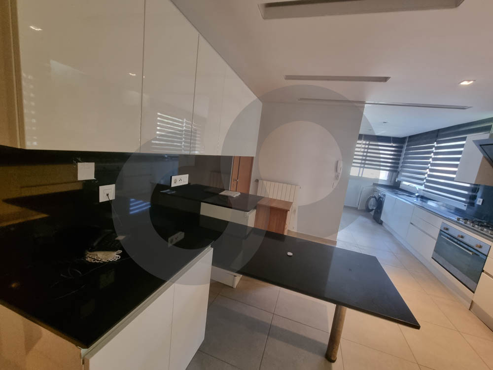 FULLY DECORATED, PRIME LOCATION, TALLET EL KHAYYAT-BEIRUT — photo 3