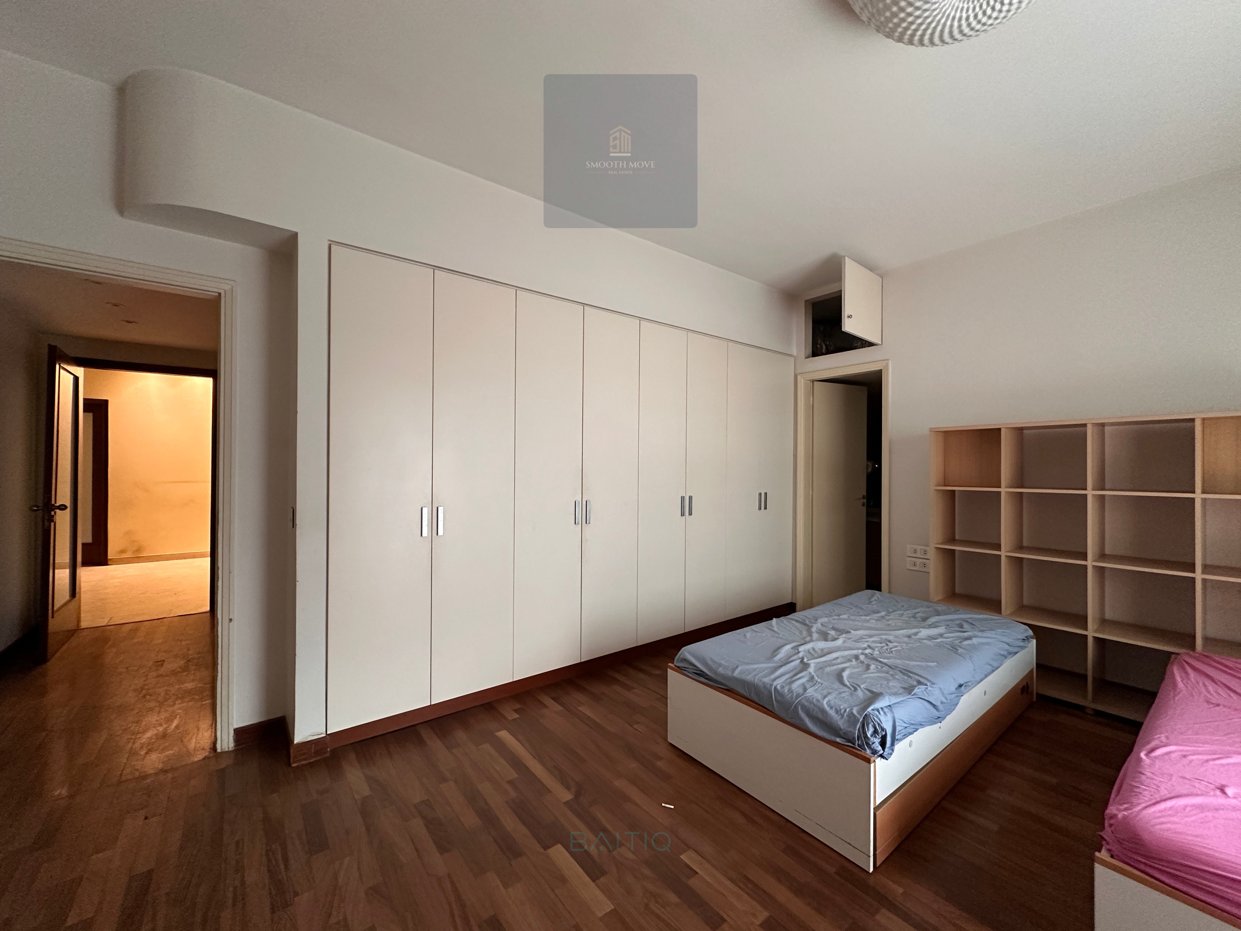 Catch Price Spacious Apartment for Sale on Carré D'Or Achrafieh, Beirut — الصورة 5