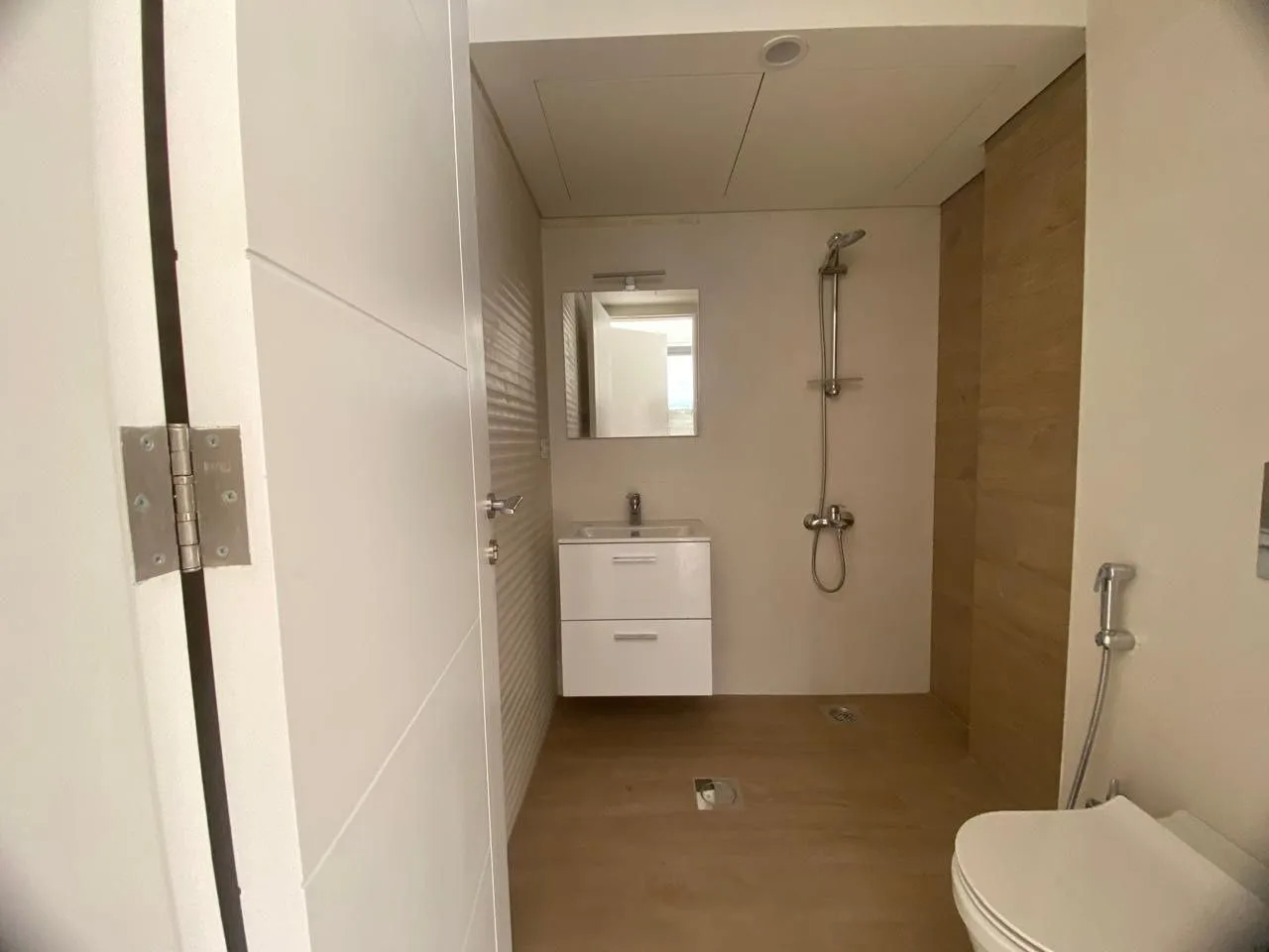 Apartment for Sale in Hamra — الصورة 9