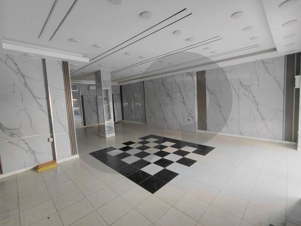 SHOP FOR RENT, TWO FACADES, BURJ HAMOUD-METN — الصورة 2