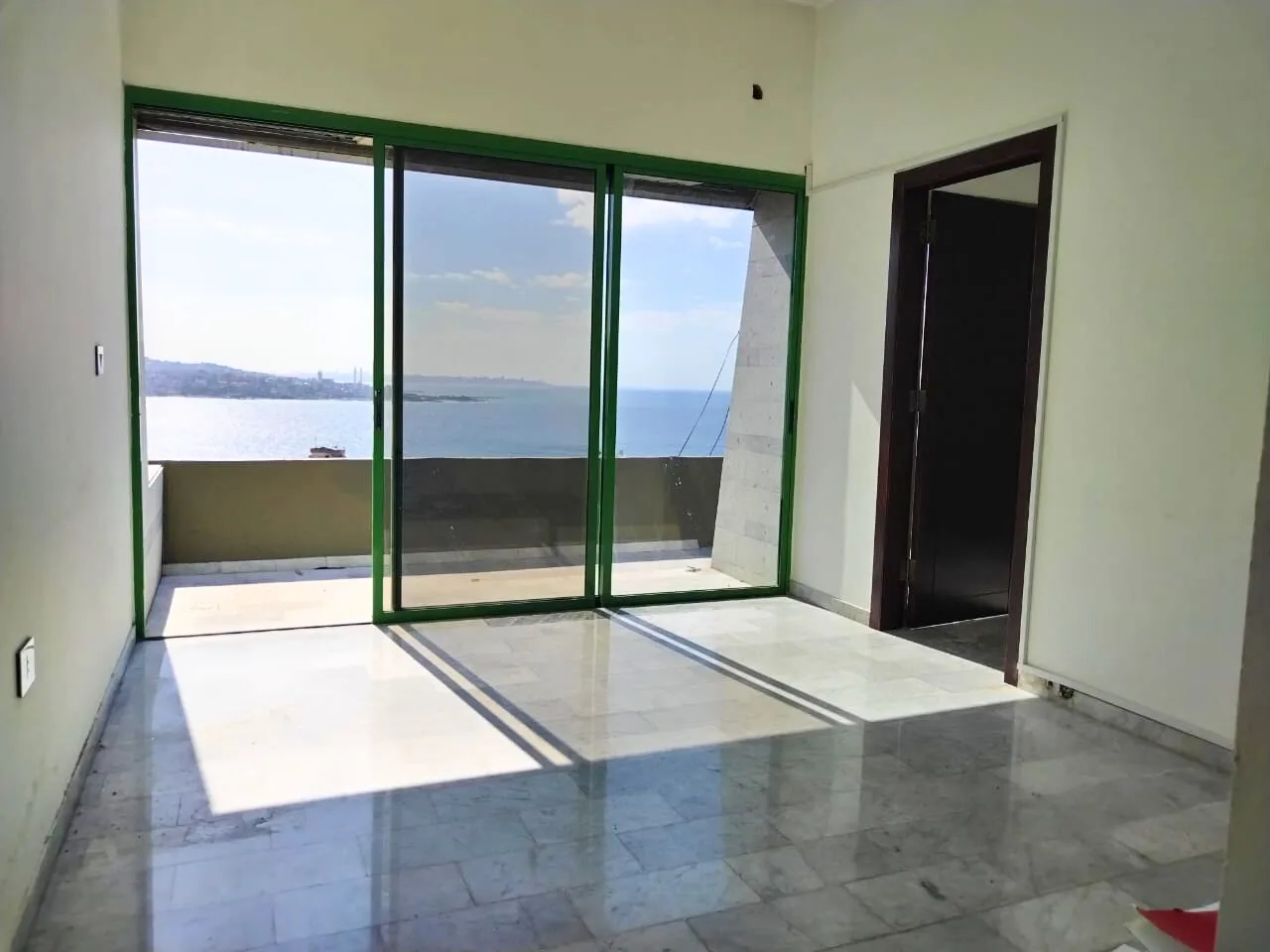 Office for rent in Kfar Hbab, Lebanon — الصورة 2