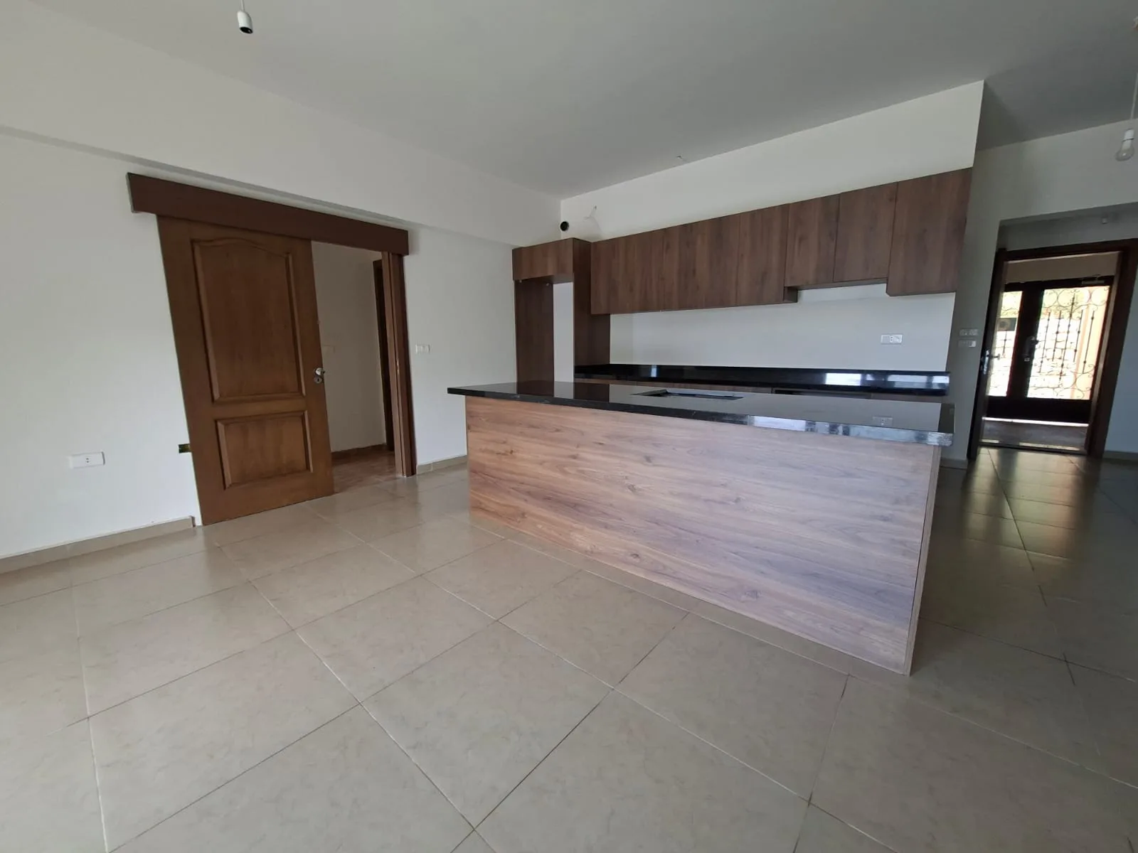 Apartment for Sale in Nahr Ibrahim — الصورة 4