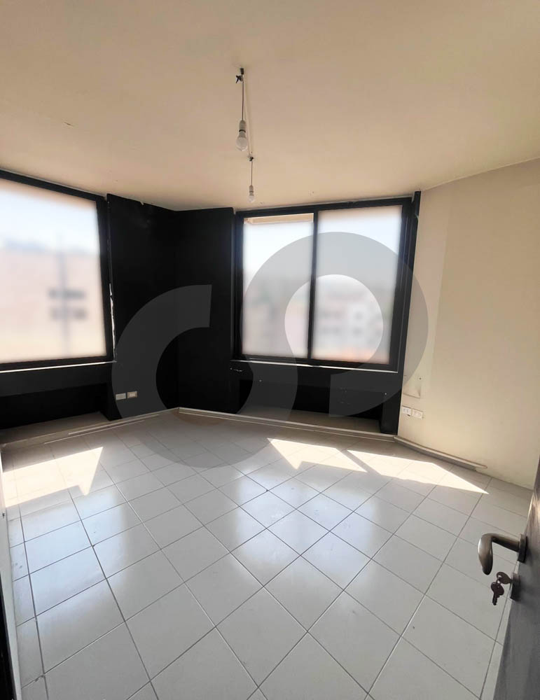 OFFICE/PRIME LOCATION / 5TH FLOOR/BUSINESS AREA/HAZMIYEH ,BAABDA — الصورة 2