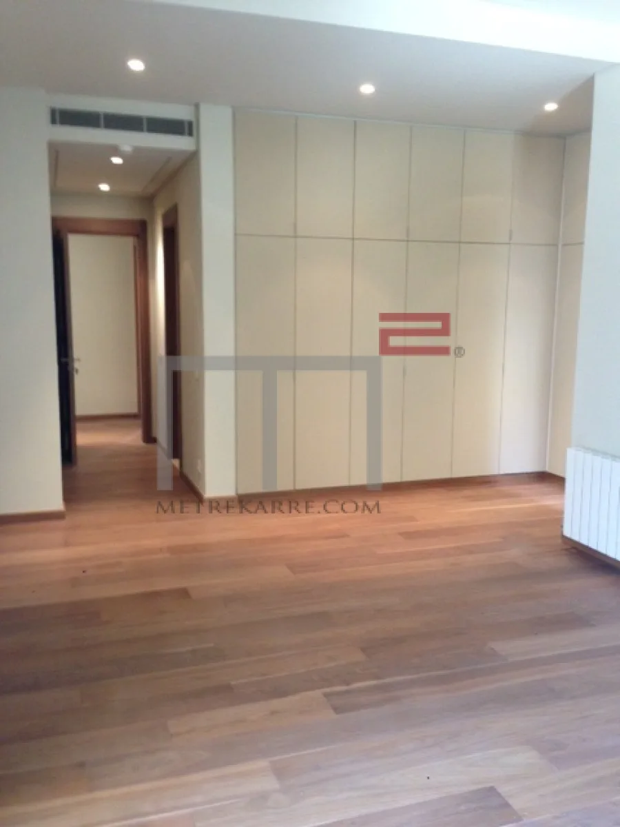 Apartment for Sale in Ras Beirut — الصورة 3