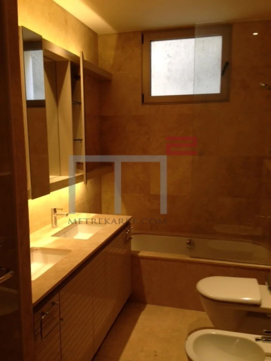 Apartment for Rent in Ras Beirut — الصورة 5