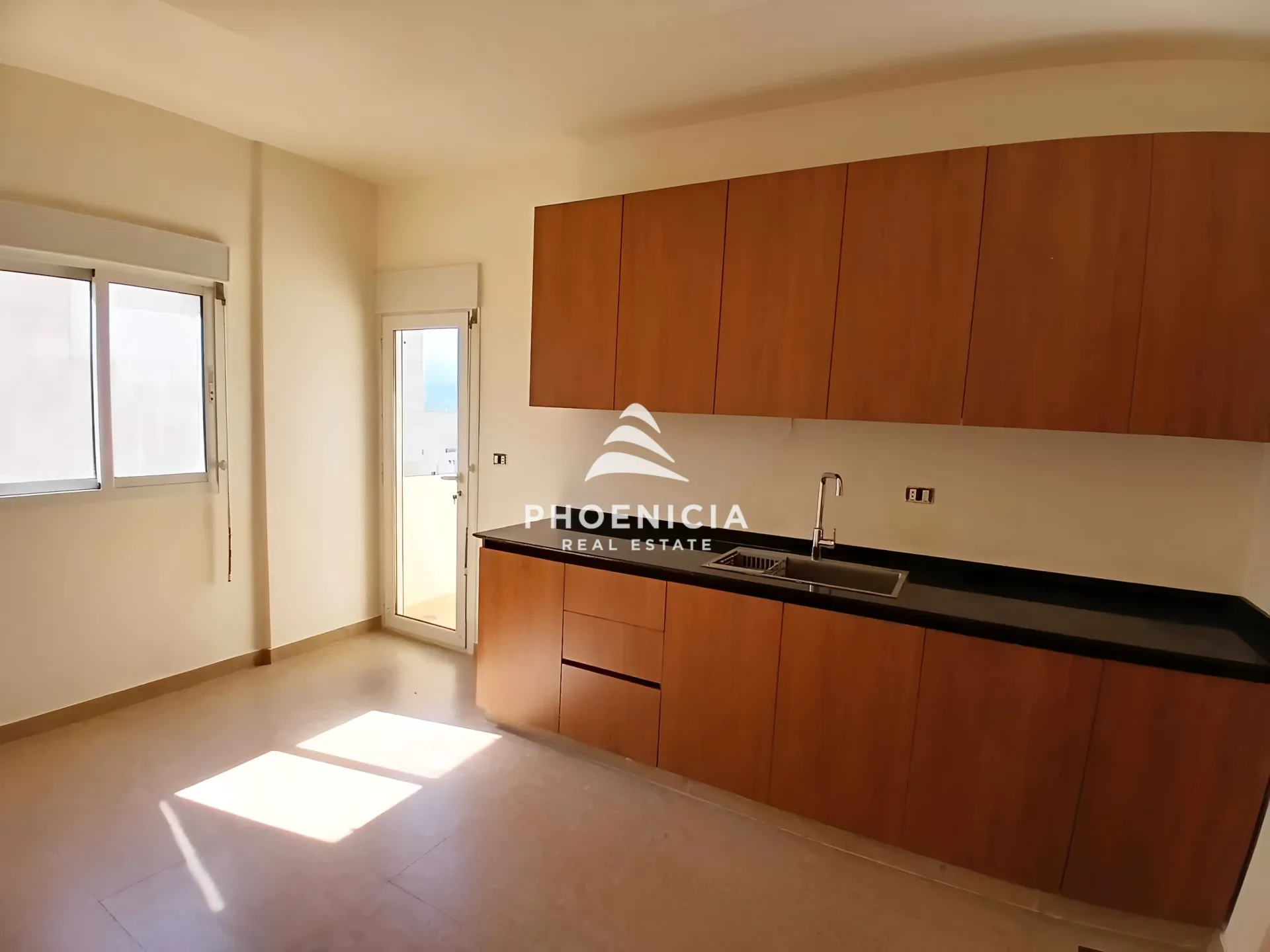 Apartment for sale in Amchit, Lebanon — الصورة 8
