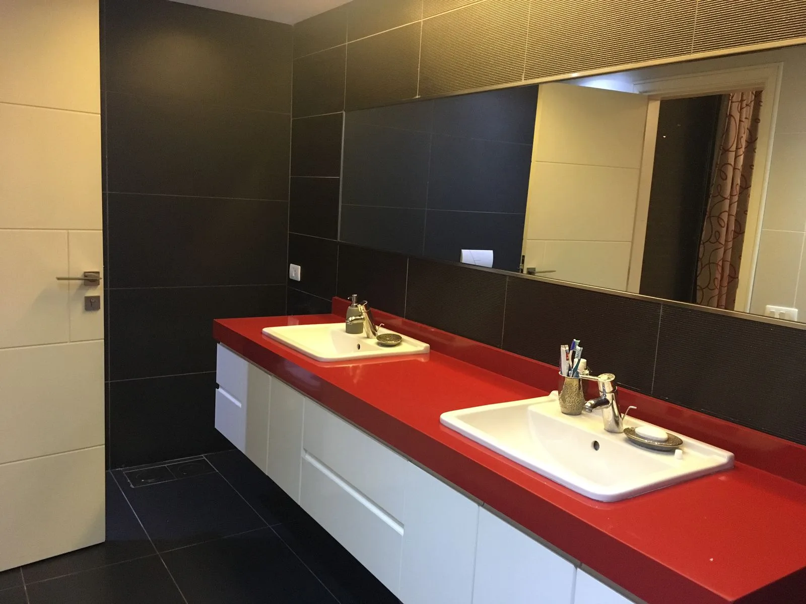 Apartment for Rent in Baabda, Lebanon — الصورة 7