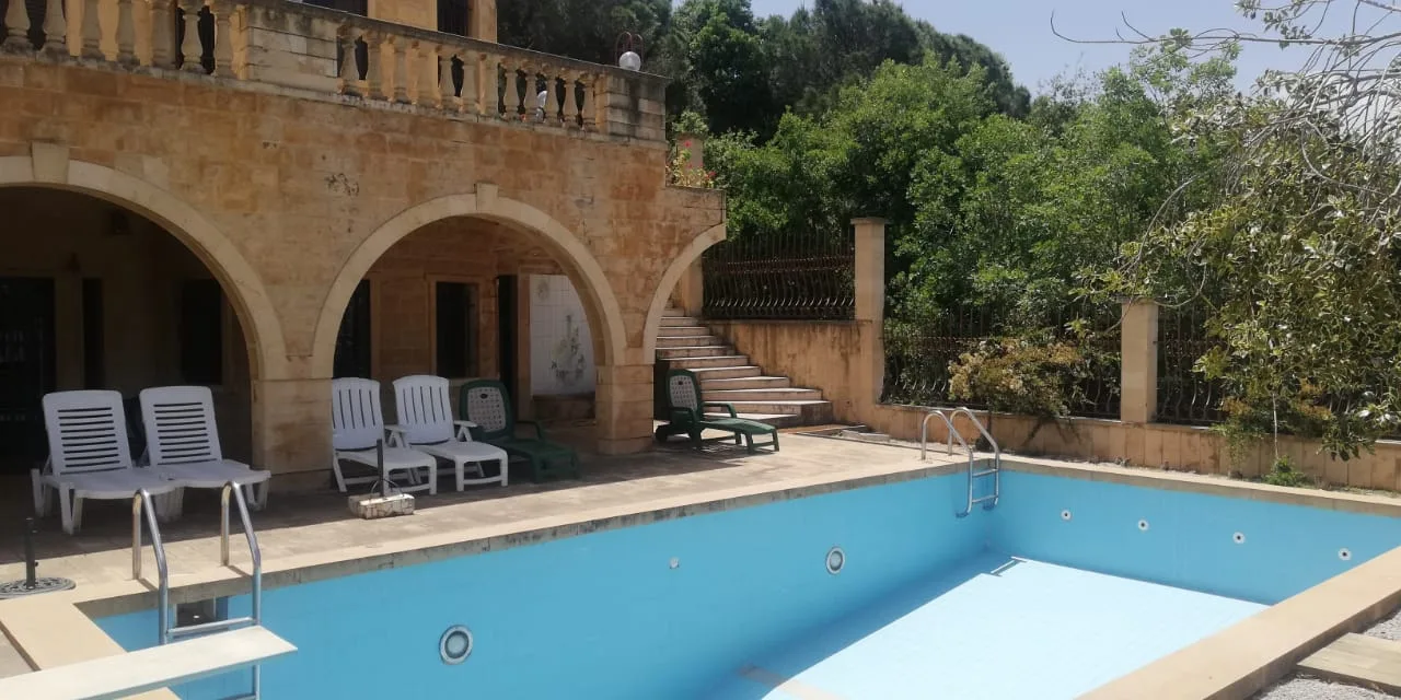 Villa for Sale in Qornet El Hamra, Lebanon — الصورة 9