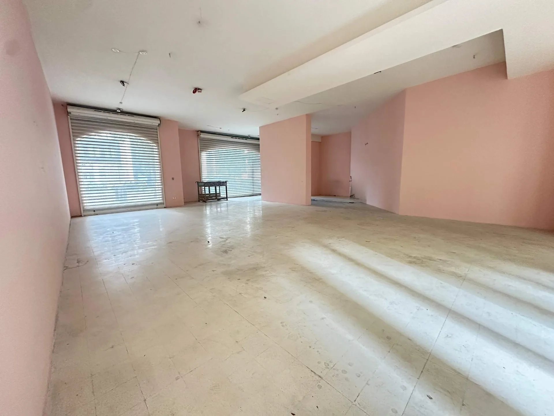 Shop for rent in Downtown — الصورة 2