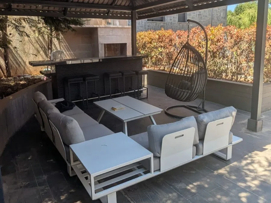 Chalet for Sale in Kfardebian — الصورة 2