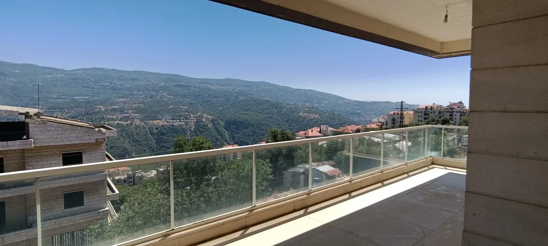 Duplex for Sale in Ballouneh, Lebanon — الصورة 4