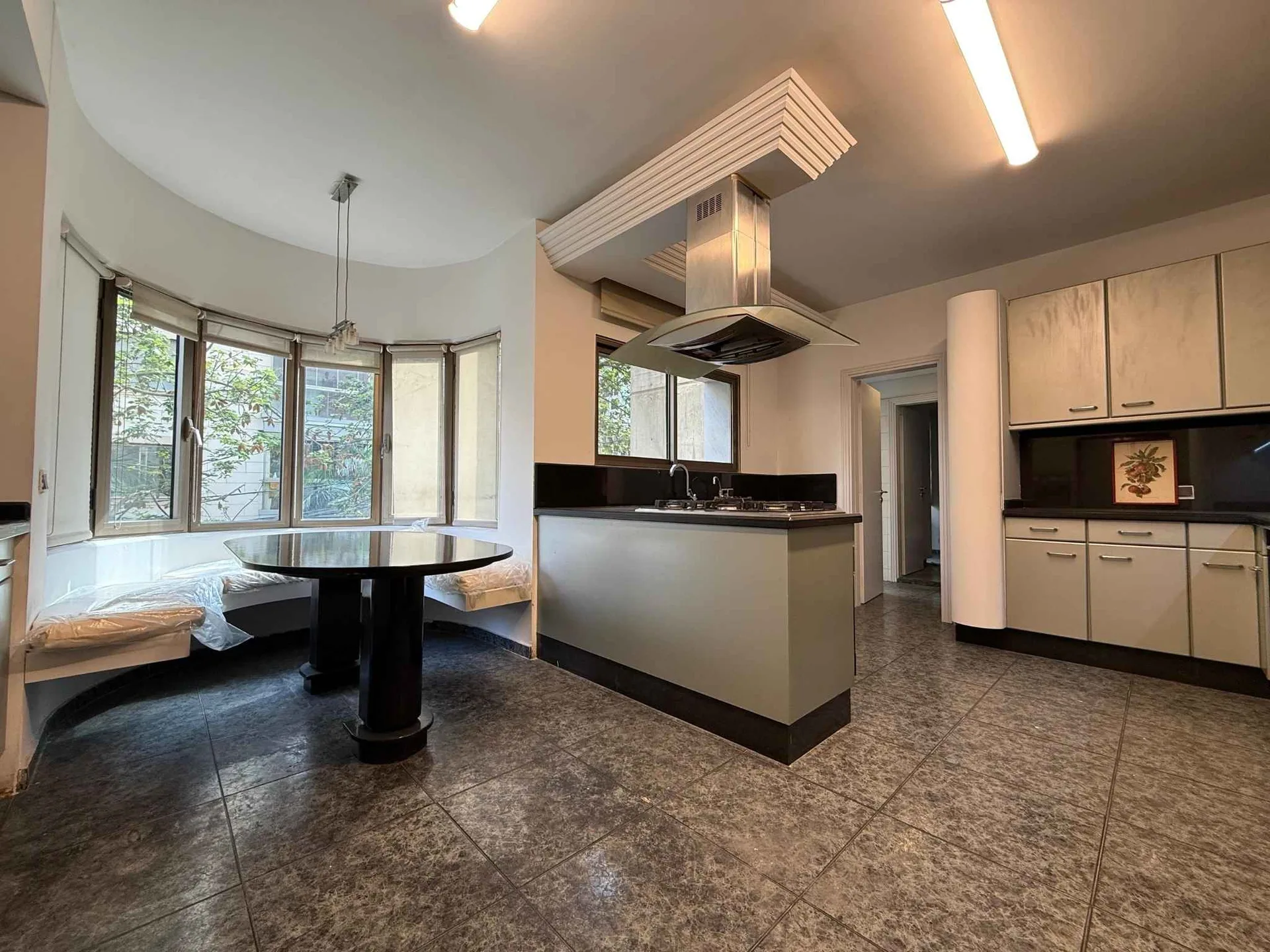 Apartment for Sale in Caree d'or, Achrafieh, Beirut, Lebanon — الصورة 7