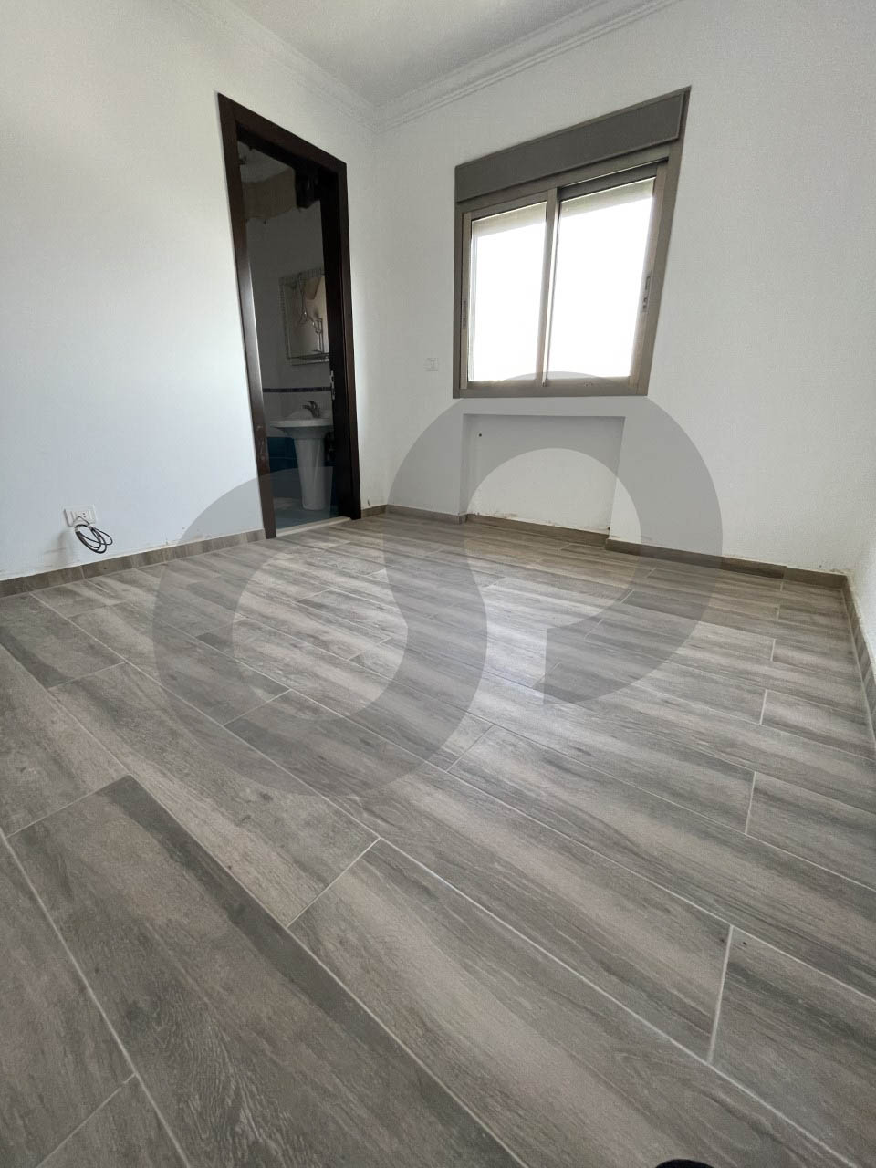 225 SQM apartment , 4 minutes away from the highway Dbayeh — الصورة 3